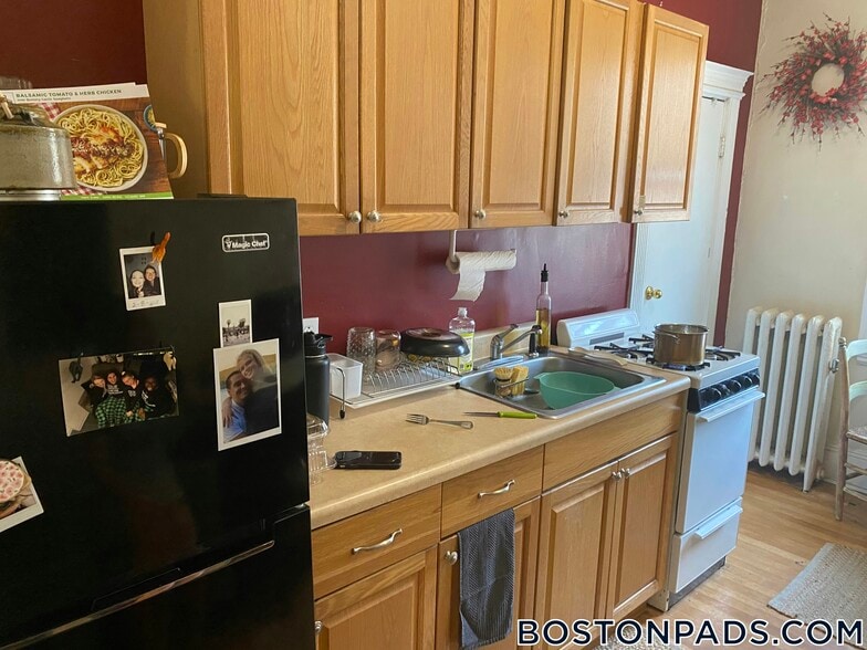 Building Photo - 447 Park Dr