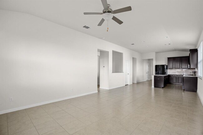 Building Photo - 19213 Quebrada Dr