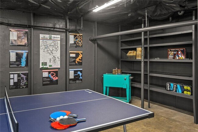 Building Photo - 2 Southport Ln