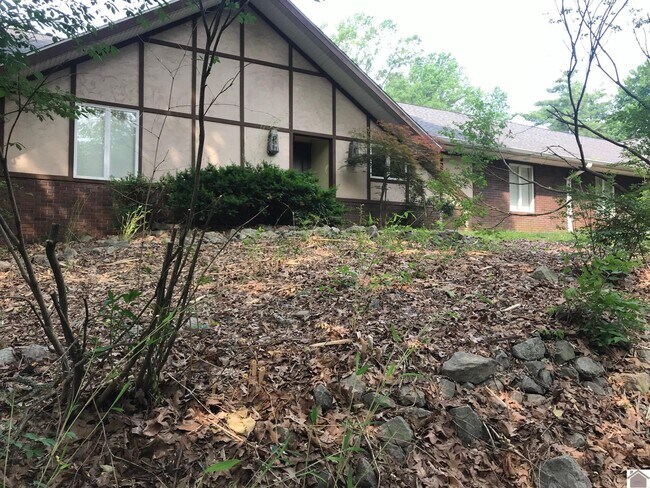 Building Photo - 1075 Friedman Ln