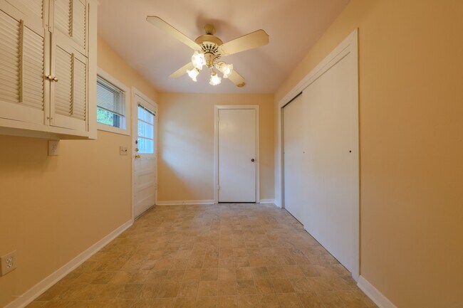 Building Photo - 4745 Warm Springs Rd