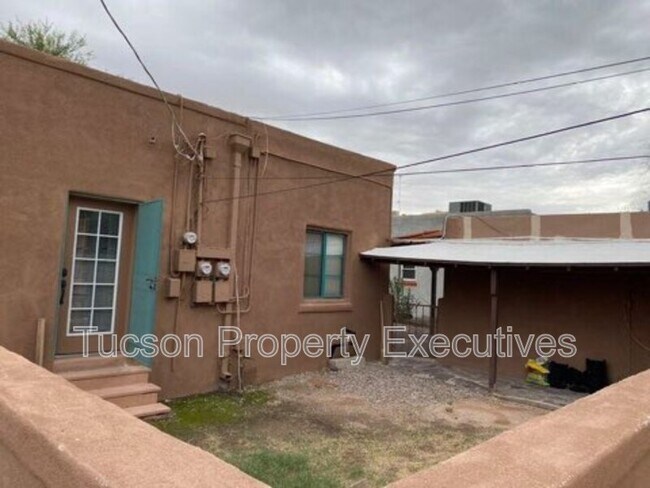 Building Photo - 1233 E Mabel St