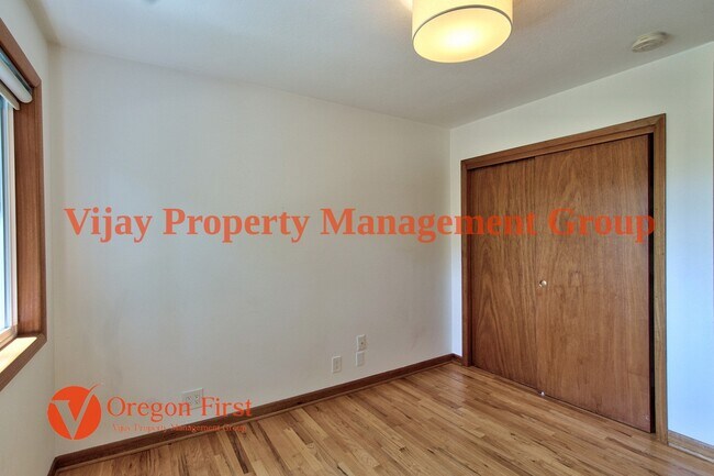 Building Photo - 12274 NW Coleman Dr