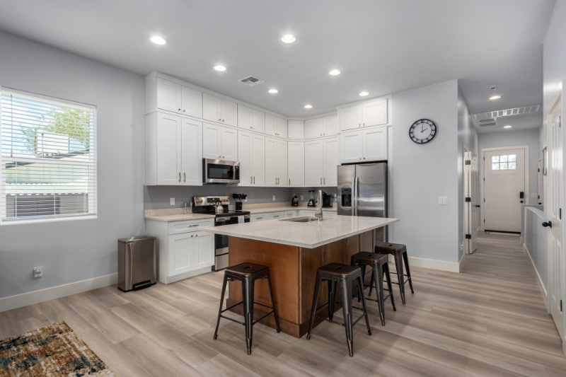 Building Photo - 148 N Hibbert