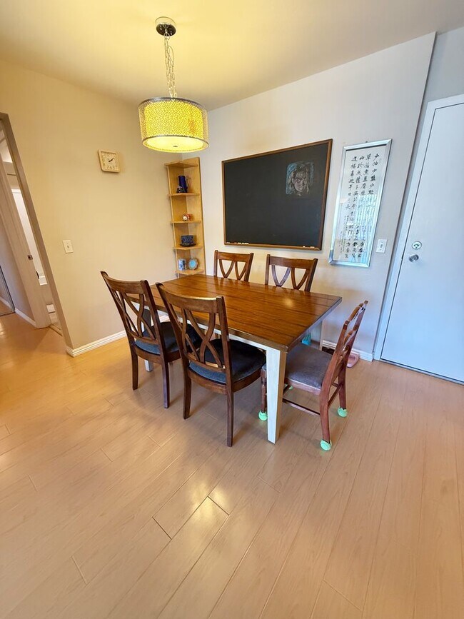 Building Photo - Beautiful 2 Bed/2 Bath Condo for Rent in Mission Verde!
