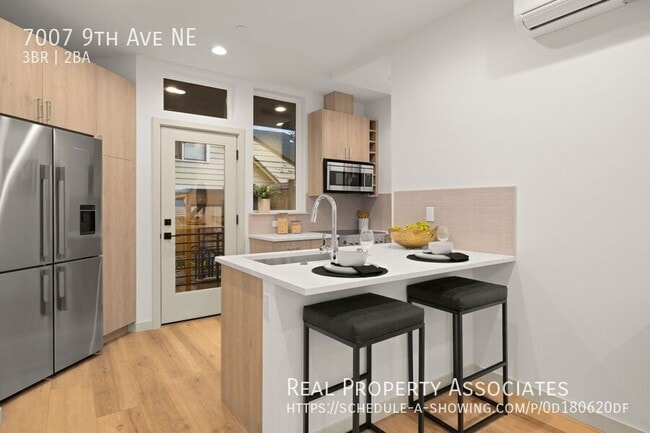 Building Photo - 7007 9th Ave NE