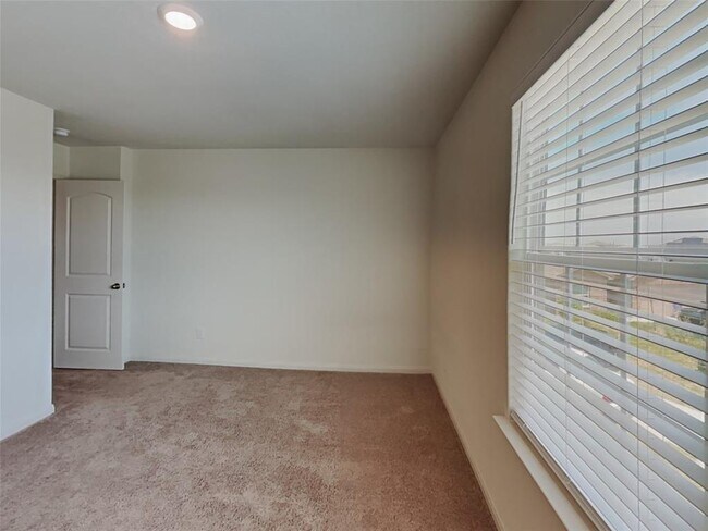 Building Photo - 105 Pettigrew Ct