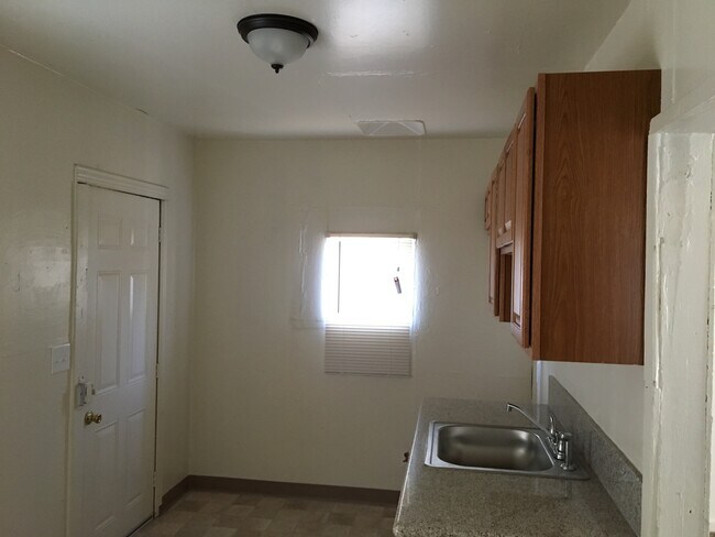 Building Photo - duplex