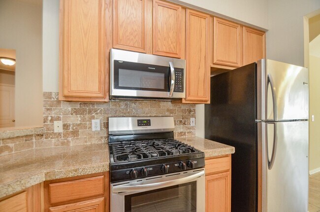 Building Photo - 102 N Holly Laurel Cir