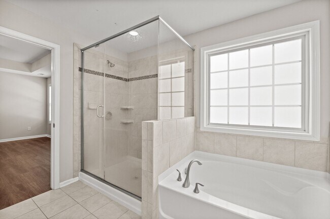 Building Photo - Immaculate 5bd 3bd Berewick home with many newly upgrades!