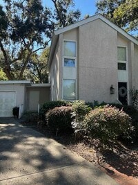 Building Photo - 231 Menendez Ave