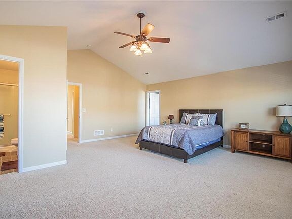 Building Photo - 320 Willott Square Dr