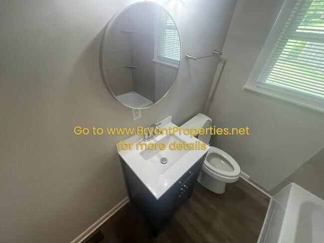 Building Photo - Duplex - 2 Bedroom, 1-Bath