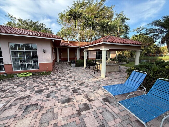 Building Photo - 10773 Cleary Blvd