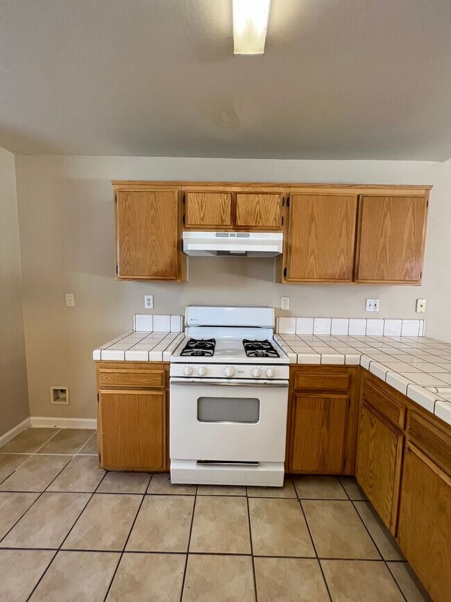 Building Photo - 6204 Straub Ln