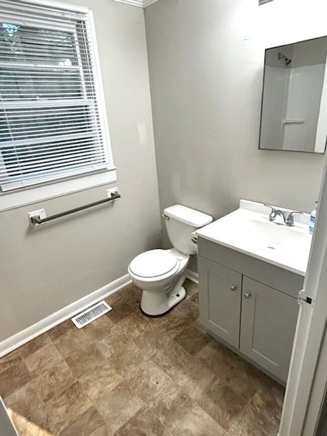 Building Photo - Three Bedroom House in Town of Ranlo, NC