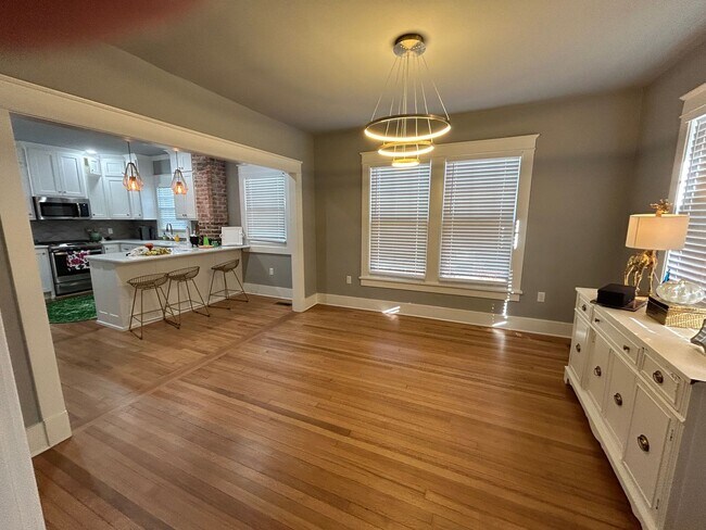 Building Photo - Contact Peggy 501 676 1758