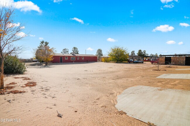 Building Photo - 16051 Harrison Ave
