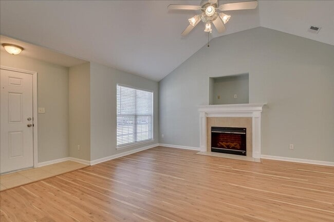 Building Photo - 3018 Ashland Way