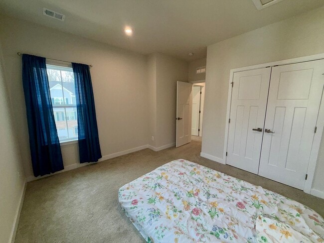 Building Photo - Welcome to the Village at Pine View!