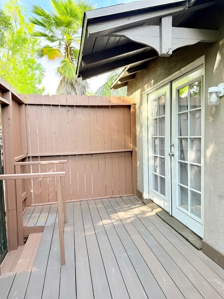 Building Photo - 1542 E Woodbury Rd