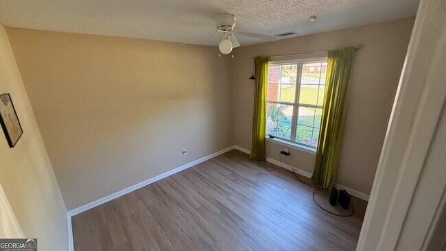 Building Photo - 100 Riverside Walk