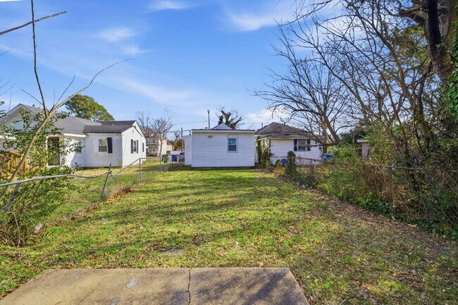 Building Photo - ADORABLE 3 BED, 1 BATH HOUSE FOR RENT IN NORFOLK