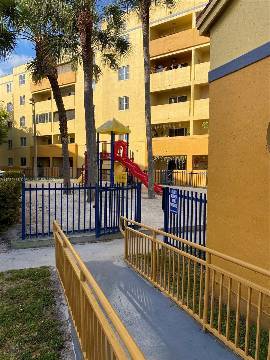 Building Photo - 8250 SW 149th Ct