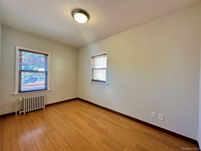 Building Photo - 53-56-56 72nd Pl