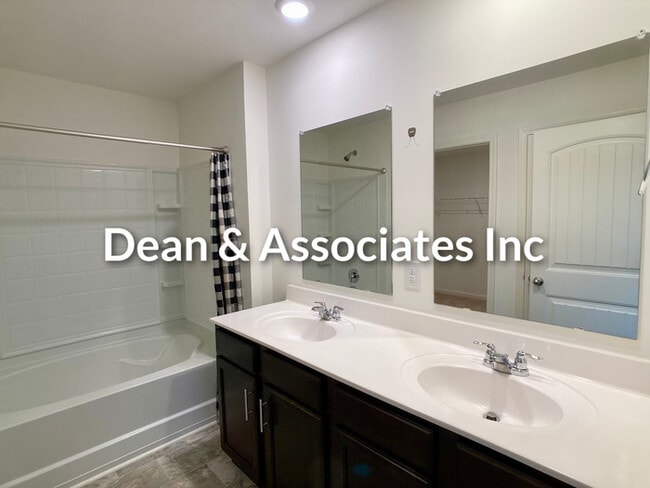 Building Photo - 4000 Pk Cv Wy