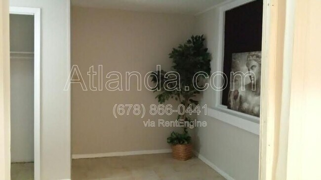 Building Photo - 3728 Loren Dr