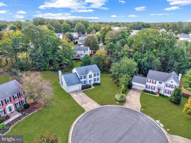 Building Photo - 18865 Crossroads Ct