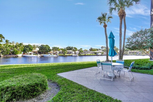 Building Photo - 13 Royal Palm Way