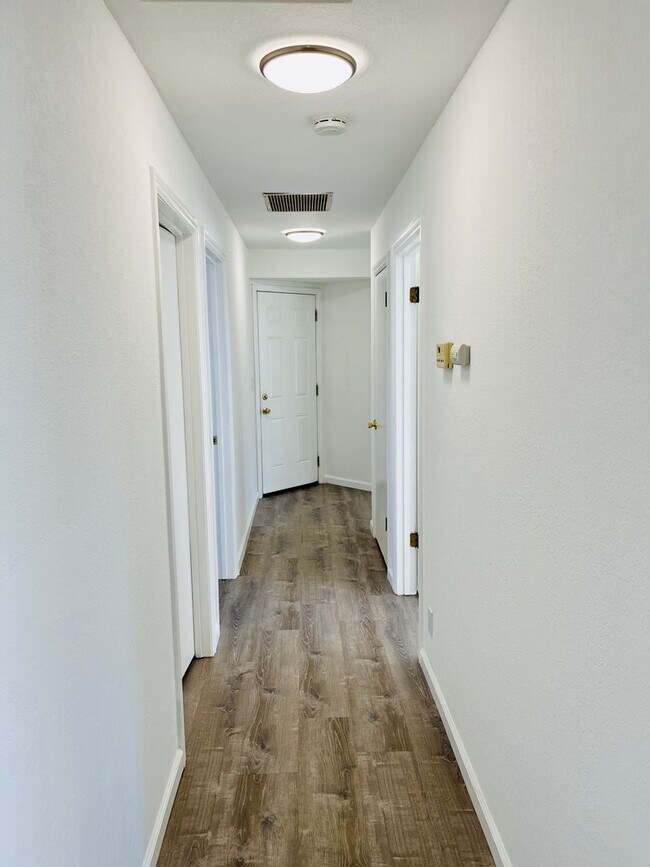 Building Photo - 230 Prospect St