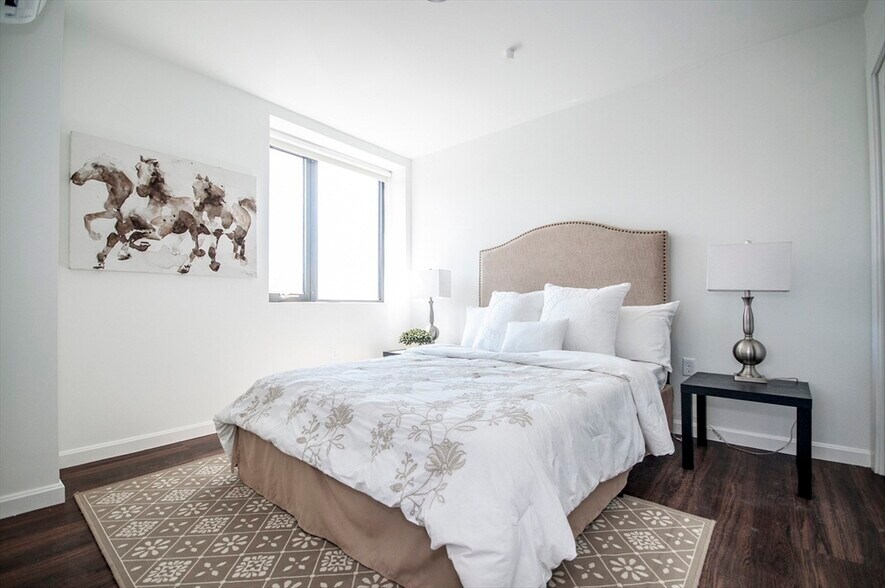 Building Photo - 76 Parker Hill Ave