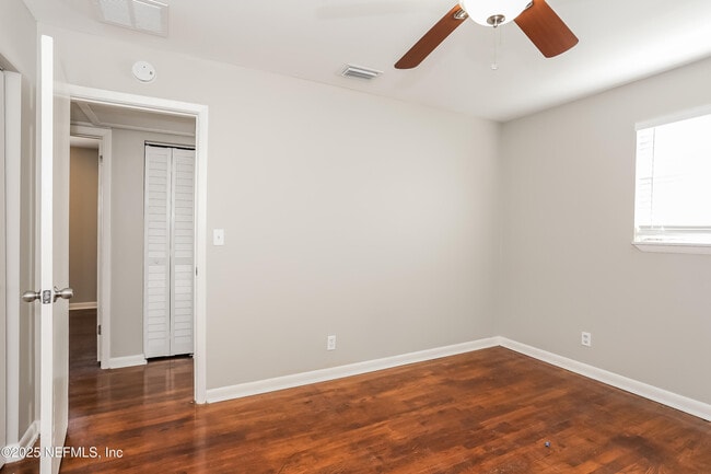 Building Photo - 5029 Fredericksburg Ave