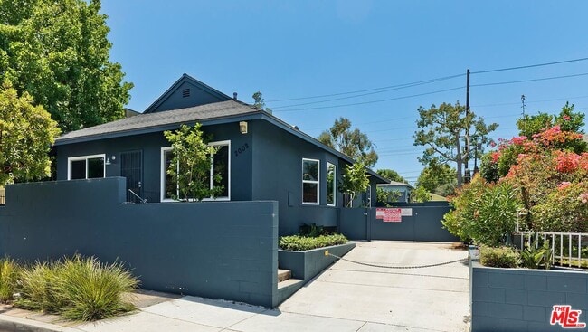 Building Photo - 2002 20th St