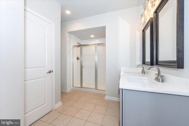 Building Photo - 5059 Small Gains Wy