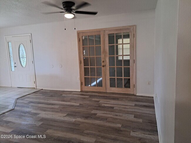 Building Photo - 1750 James Rhodes Pl