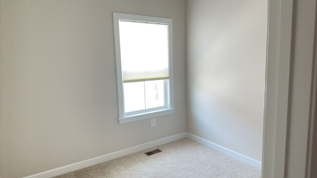 Building Photo - 7224 Mountaineer Dr