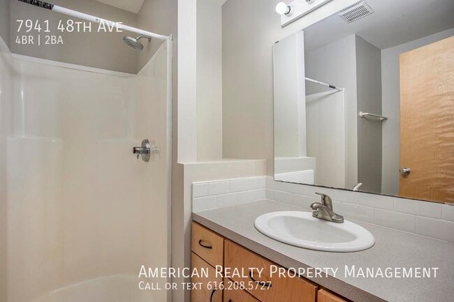 Building Photo - 7941 48th Ave