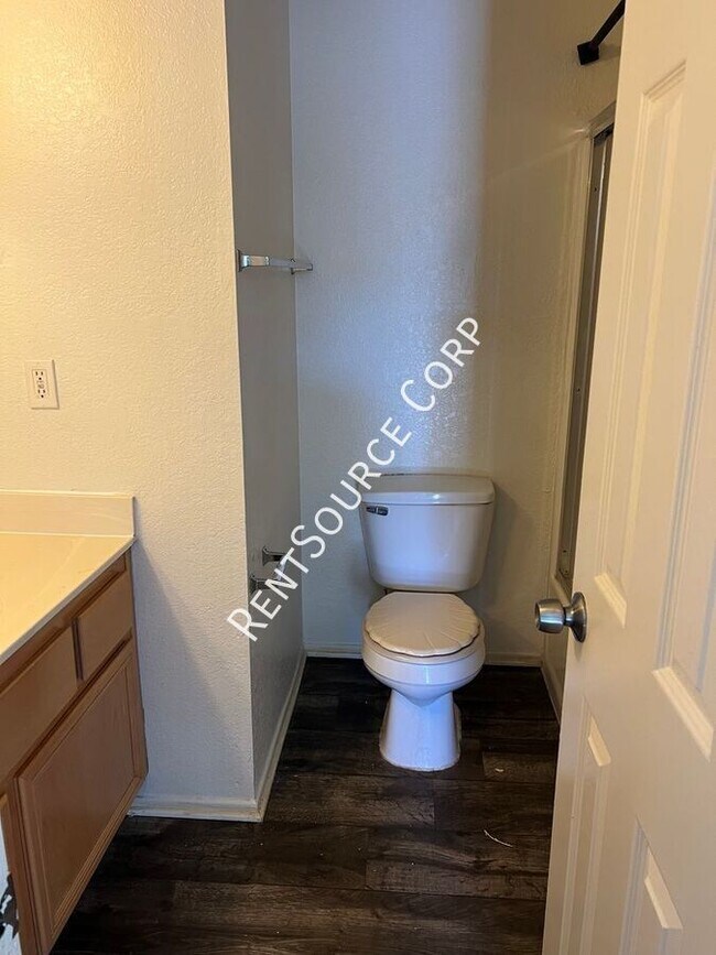 Building Photo - 15582 L St