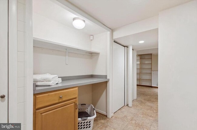 Building Photo - 7202 Heights Ct