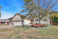 Building Photo - 1260 S Ridgehurst Cir