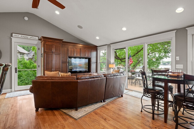 Building Photo - 16654 Inguadona Beach Cir SW