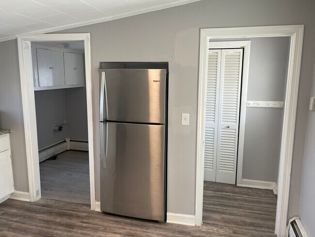 Building Photo - 117 Marshall St