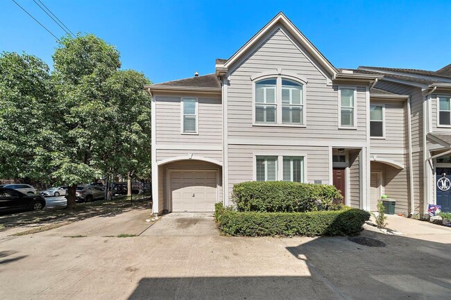 Building Photo - 2915 Chenevert St