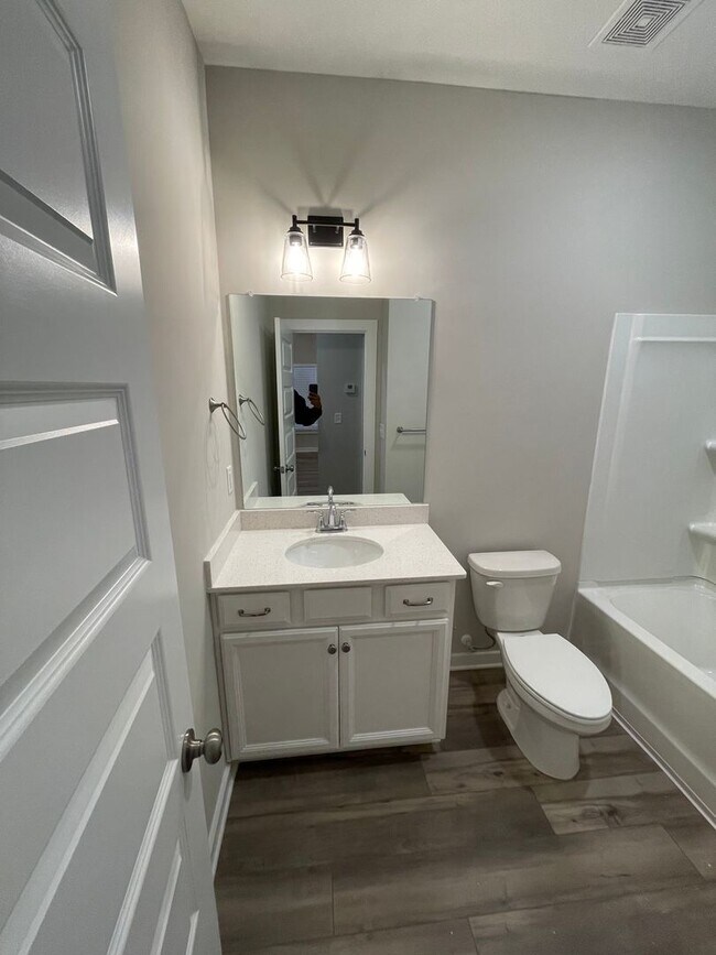 Building Photo - Home for Rent in Oak Grove, AL!!! Available to View with 48 Hour Notice!!!