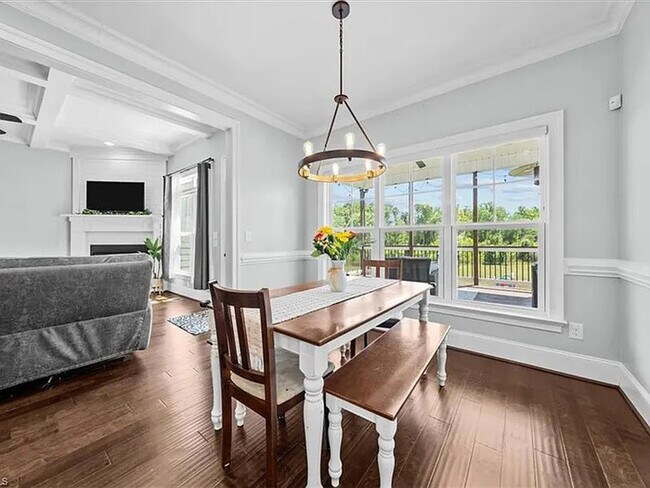 Building Photo - Lease OR Lease to Own