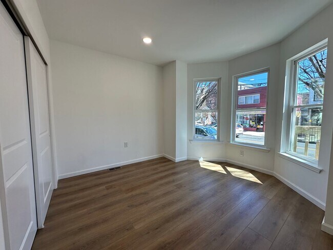 Building Photo - 27 Joyce Kilmer Ave